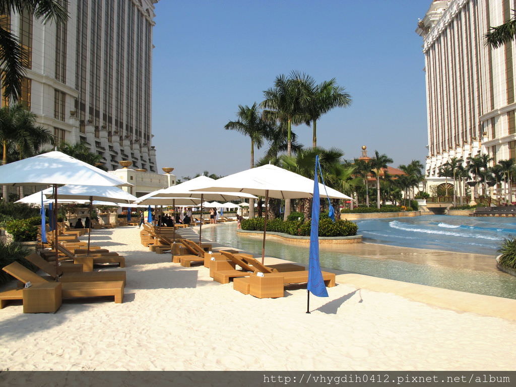 Galaxy_Macau_Grand_Resort_Deck_View1_2011.jpg Galaxy_Macau_Grand_Resort_Deck_View1_2011.jpg