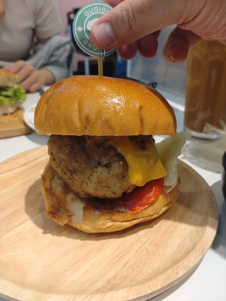 DSC_0893.JPG DSC_0893.JPG