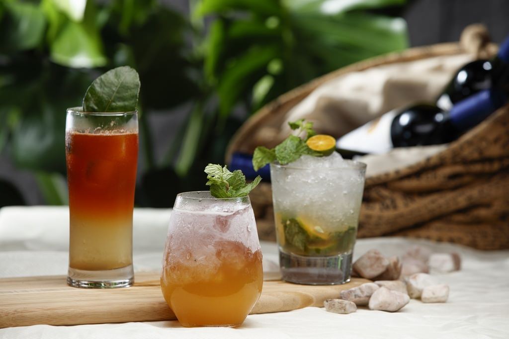 「CHUNSHEN泰殿」的調酒,結合台灣茶,各式泰國香料及新鮮水果調出極具泰式風味的各色調酒。.jpg 「CHUNSHEN泰殿」的調酒,結合台灣茶,各式泰國香料及新鮮水果調出極具泰式風味的各色調酒。.jpg