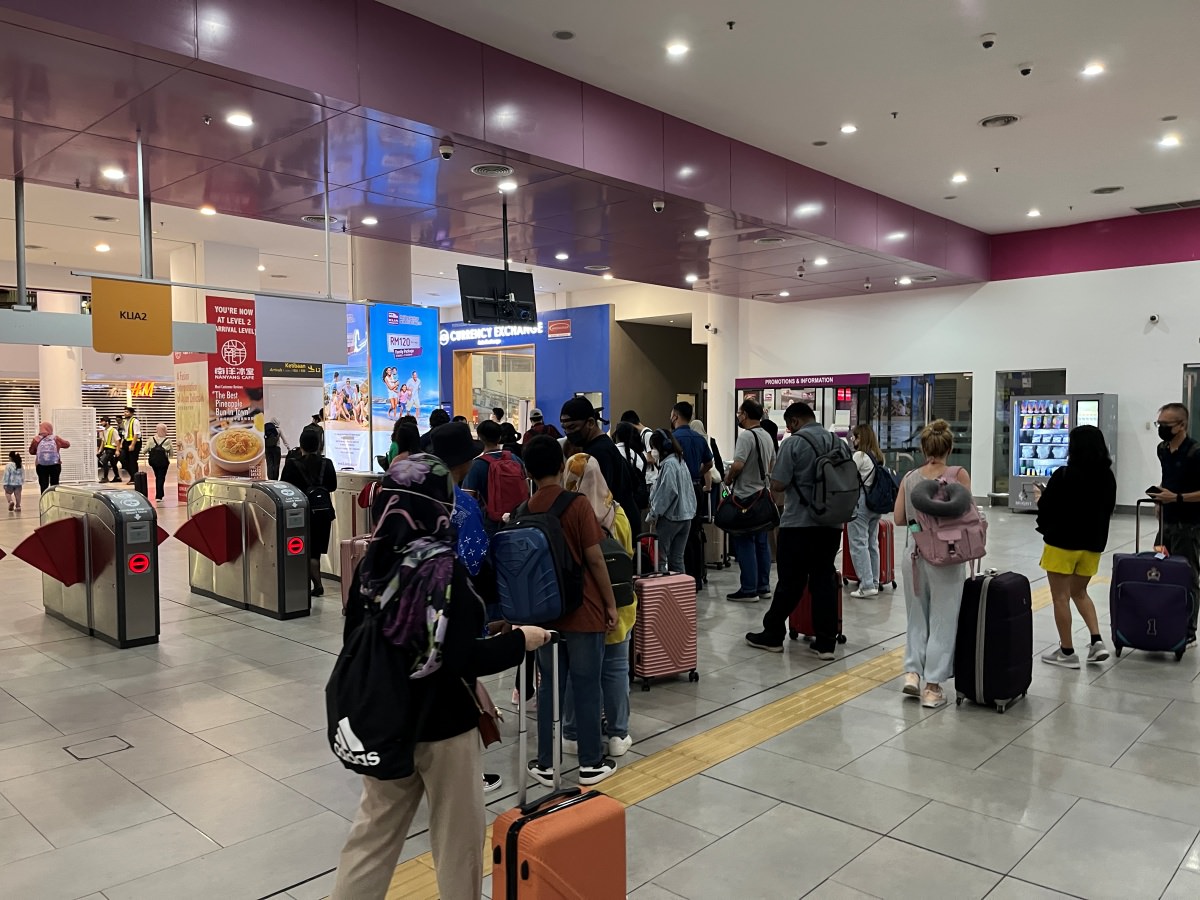 亞洲航空 吉隆坡-高雄 AirAsia KUL-KHH | AK170 | 吉隆坡KLIA2 自助 Check-in | 高雄吉隆坡航空公司 | KLIA 交通 - 第2張圖 亞洲航空 吉隆坡-高雄 AirAsia KUL-KHH | AK170 | 吉隆坡KLIA2 自助 Check-in | 高雄吉隆坡航空公司 | KLIA 交通