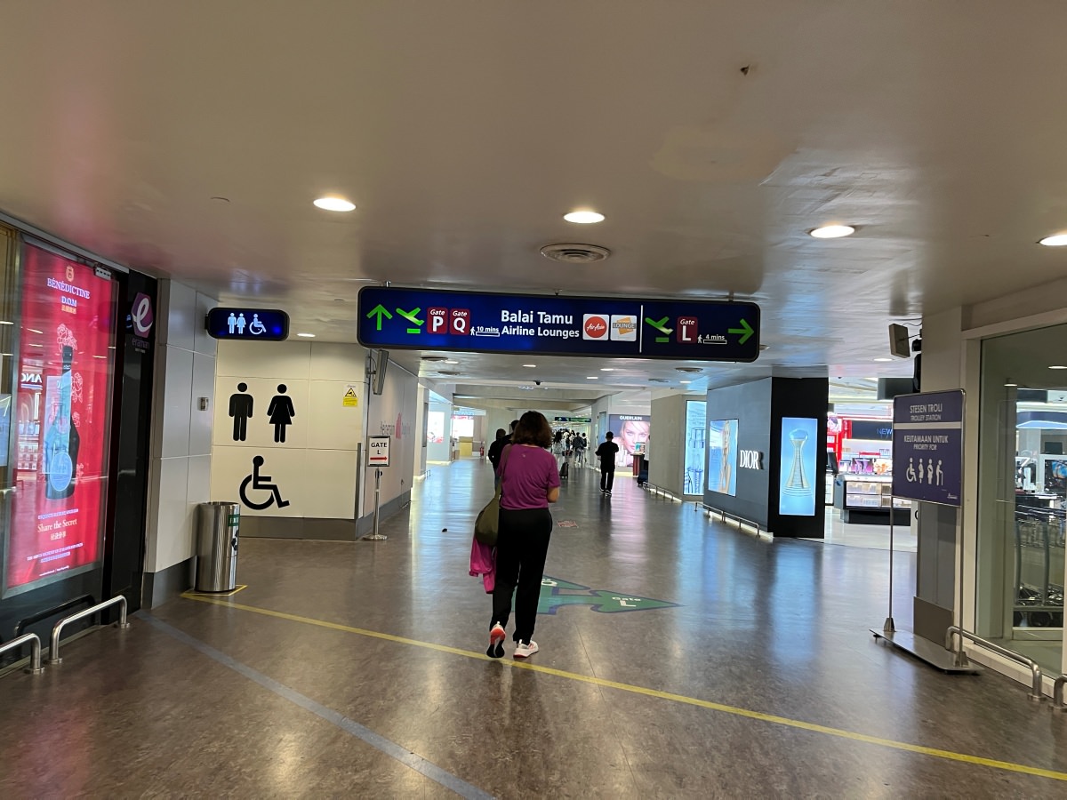 亞洲航空 吉隆坡-高雄 AirAsia KUL-KHH | AK170 | 吉隆坡KLIA2 自助 Check-in | 高雄吉隆坡航空公司 | KLIA 交通 - 第11張圖 亞洲航空 吉隆坡-高雄 AirAsia KUL-KHH | AK170 | 吉隆坡KLIA2 自助 Check-in | 高雄吉隆坡航空公司 | KLIA 交通