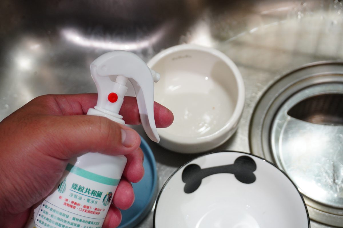 寵物用品清潔劑推薦 | 寵物餐具洗碗精 | 條紋共和國 沒有臭滅菌液 – 醫大研發安全有效
