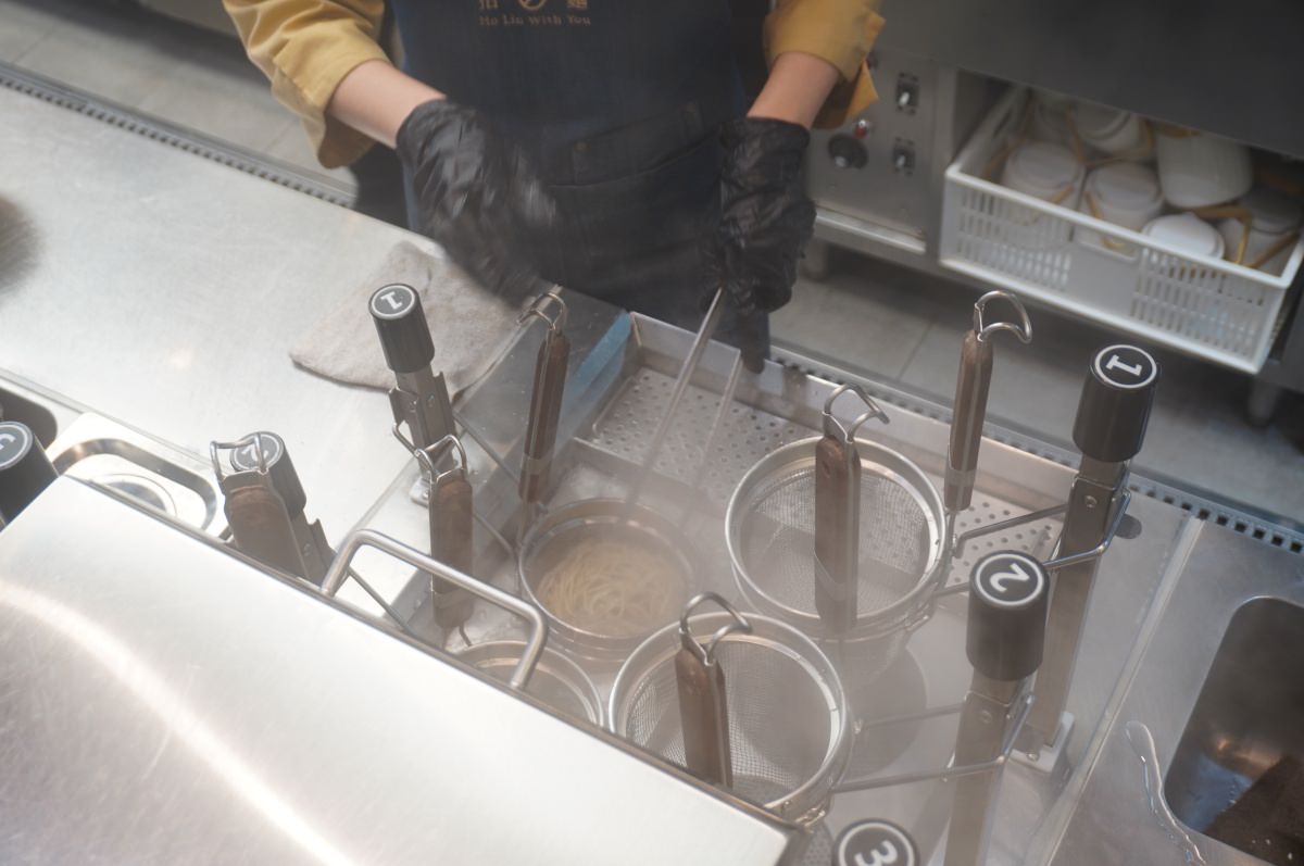 高雄和林拾麵 – 超注重細節的精緻一麵二吃創意拌拌麵 | 台式麵食新美學 | 萬豪酒店周圍餐廳 - 第9張圖 高雄和林拾麵 – 超注重細節的精緻一麵二吃創意拌拌麵 | 台式麵食新美學 | 萬豪酒店周圍餐廳