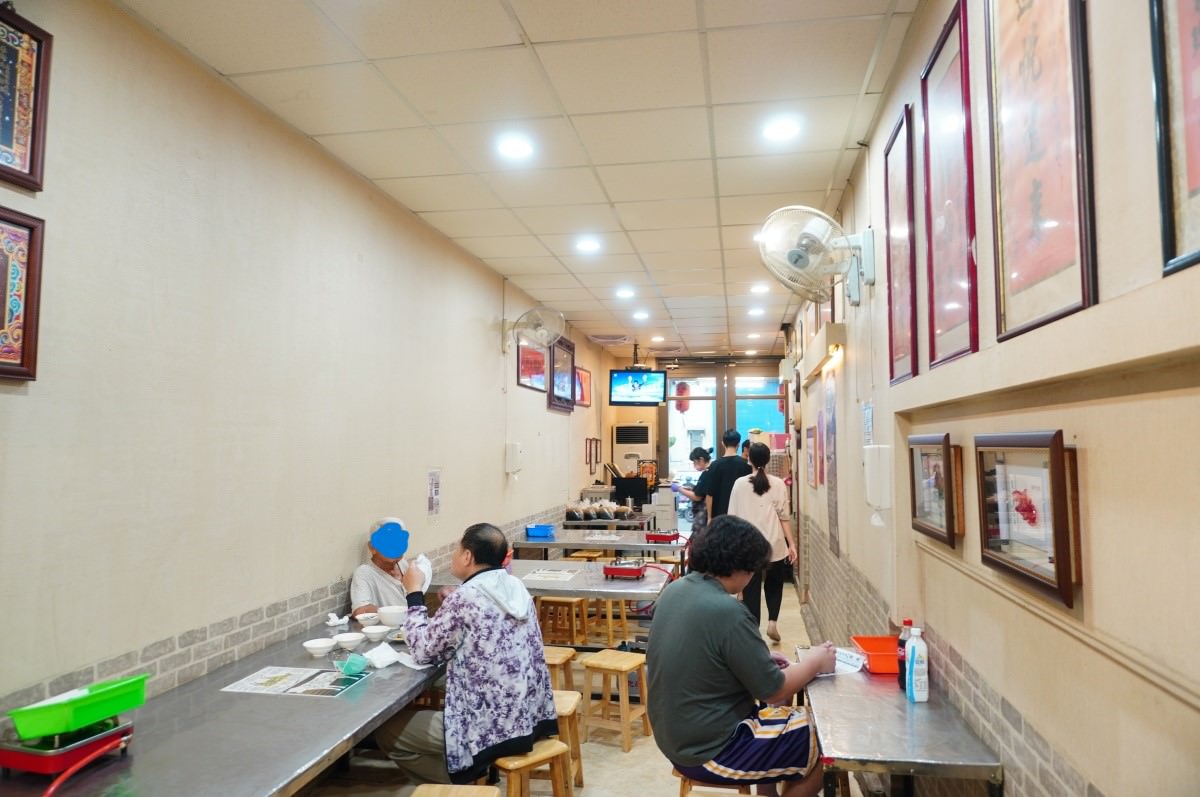 阿蓮牛肉湯-岡山店 – 一個人也能吃的溫體牛肉爐 | 百元開鍋 | 內用牛肉燥飯無限供應 | 岡山餐廳推薦 - 第2張圖 阿蓮牛肉湯-岡山店 – 一個人也能吃的溫體牛肉爐 | 百元開鍋 | 內用牛肉燥飯無限供應 | 岡山餐廳推薦