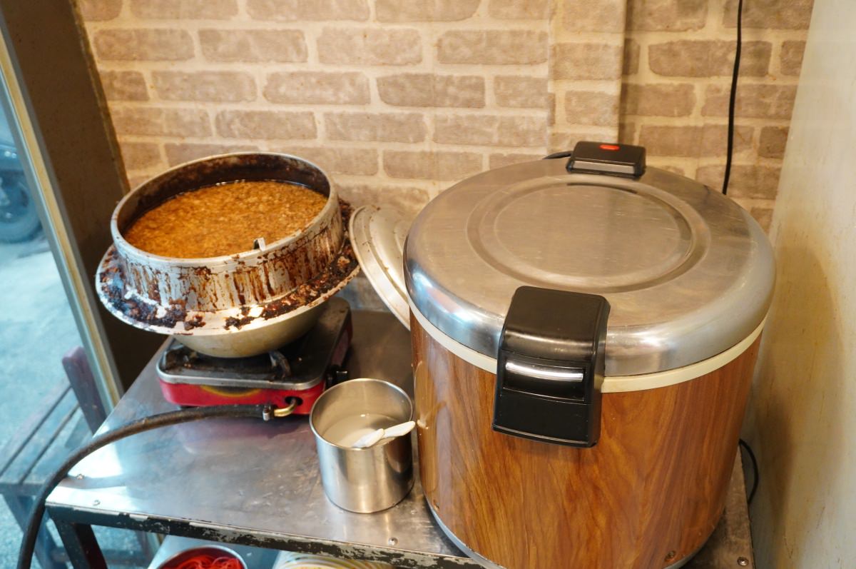 阿蓮牛肉湯-岡山店 – 一個人也能吃的溫體牛肉爐 | 百元開鍋 | 內用牛肉燥飯無限供應 | 岡山餐廳推薦 - 第5張圖 阿蓮牛肉湯-岡山店 – 一個人也能吃的溫體牛肉爐 | 百元開鍋 | 內用牛肉燥飯無限供應 | 岡山餐廳推薦
