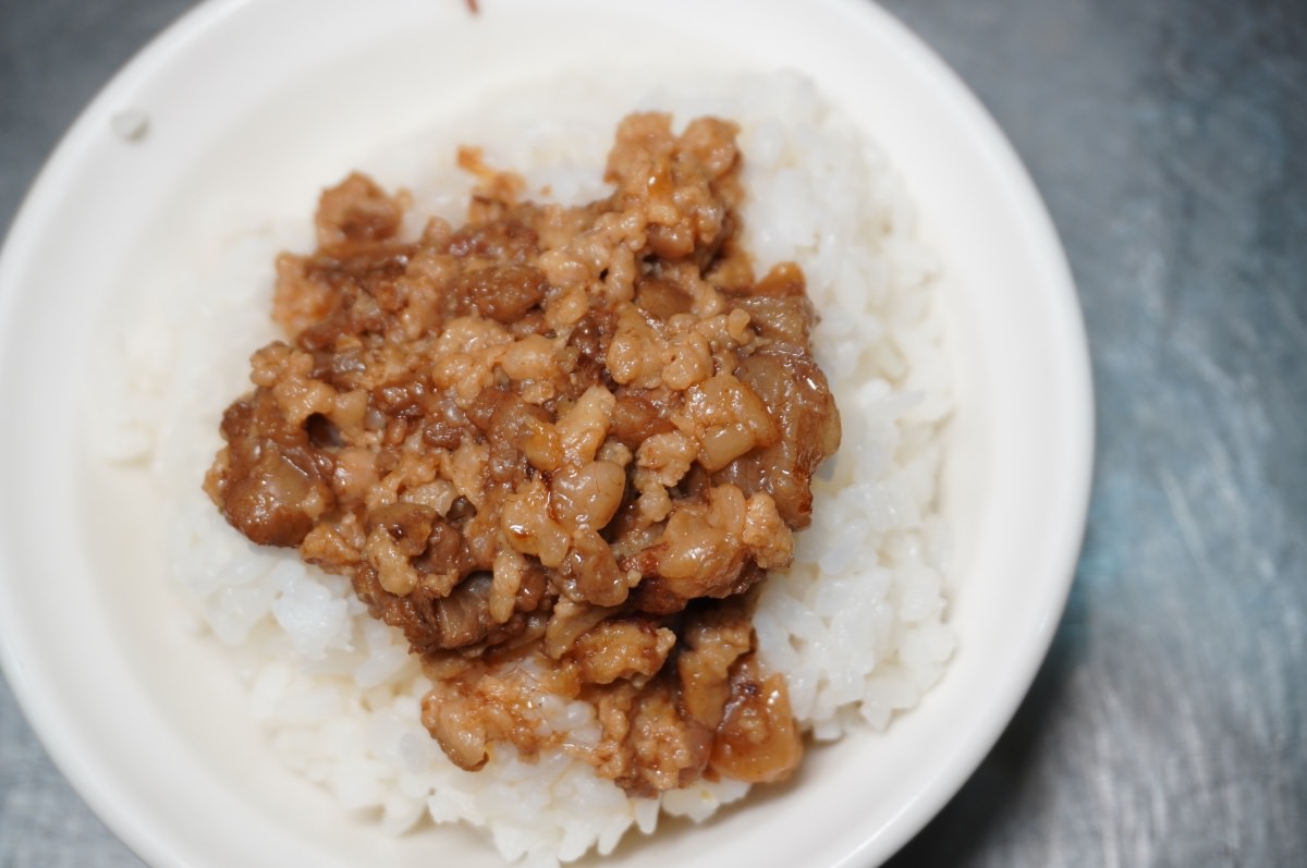 阿蓮牛肉湯-岡山店 – 一個人也能吃的溫體牛肉爐 | 百元開鍋 | 內用牛肉燥飯無限供應 | 岡山餐廳推薦 - 第15張圖 阿蓮牛肉湯-岡山店 – 一個人也能吃的溫體牛肉爐 | 百元開鍋 | 內用牛肉燥飯無限供應 | 岡山餐廳推薦