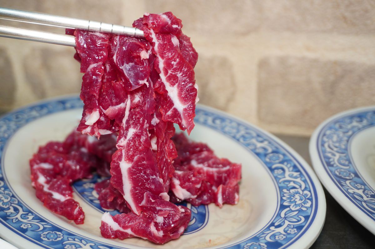 阿蓮牛肉湯-岡山店 – 一個人也能吃的溫體牛肉爐 | 百元開鍋 | 內用牛肉燥飯無限供應 | 岡山餐廳推薦 - 第11張圖 阿蓮牛肉湯-岡山店 – 一個人也能吃的溫體牛肉爐 | 百元開鍋 | 內用牛肉燥飯無限供應 | 岡山餐廳推薦