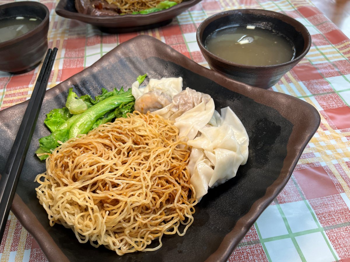 巧來香港雲吞麵 – 高雄少見港式撈麵手工雲吞麵 | 香港師傅的秘方 | 巧來香港雲吞麵菜單 | 高雄港式餐廳推薦 - 第11張圖 巧來香港雲吞麵 – 高雄少見港式撈麵手工雲吞麵 | 香港師傅的秘方 | 巧來香港雲吞麵菜單 | 高雄港式餐廳推薦
