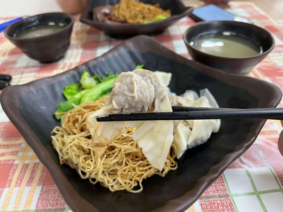 巧來香港雲吞麵 – 高雄少見港式撈麵手工雲吞麵 | 香港師傅的秘方 | 巧來香港雲吞麵菜單 | 高雄港式餐廳推薦 - 第13張圖 巧來香港雲吞麵 – 高雄少見港式撈麵手工雲吞麵 | 香港師傅的秘方 | 巧來香港雲吞麵菜單 | 高雄港式餐廳推薦