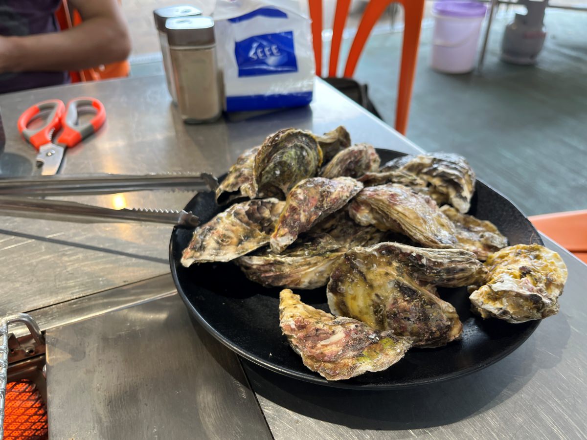 高雄海鮮吃到飽 南海澎湖燒烤 -只要 550+10% 澎湖直送鮮蚵 | 多種新鮮魚貨 | 肉品吃到飽 | 凱旋夜市餐廳