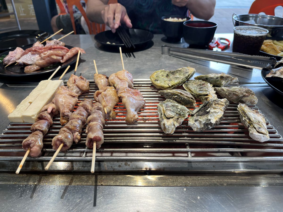 高雄海鮮吃到飽 南海澎湖燒烤 -只要 550+10% 澎湖直送鮮蚵 | 多種新鮮魚貨 | 肉品吃到飽 | 凱旋夜市餐廳