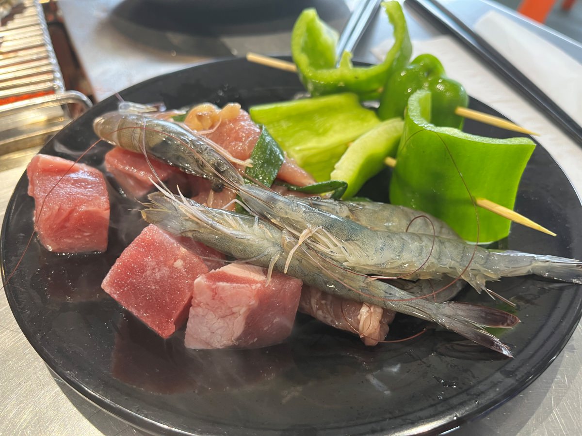 高雄海鮮吃到飽 南海澎湖燒烤 -只要 550+10% 澎湖直送鮮蚵 | 多種新鮮魚貨 | 肉品吃到飽 | 凱旋夜市餐廳