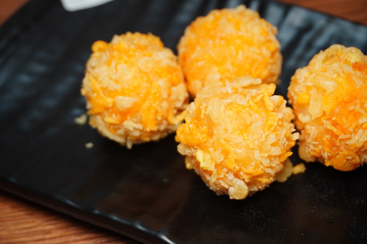 台中沖繩飯糰 不握松飯糰- 中友百貨旁越光米巨型沖繩飯糰專賣 | 邪惡起司轟炸牡犡招牌 | 巨型三角飯糰 | 臺中沖繩飯糰推薦 - 第14張圖 台中沖繩飯糰 不握松飯糰- 中友百貨旁越光米巨型沖繩飯糰專賣 | 邪惡起司轟炸牡犡招牌 | 巨型三角飯糰 | 臺中沖繩飯糰推薦