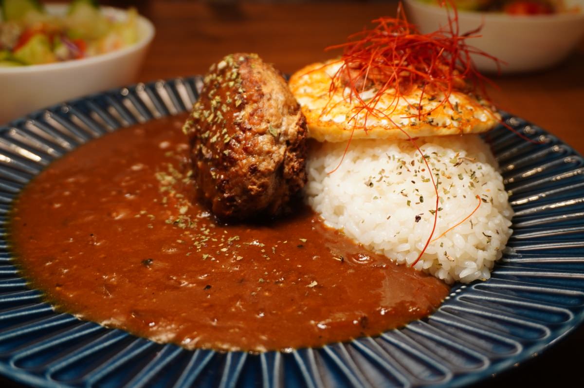 粕粕咖哩 高雄美麗島店 – 日籍老闆主理的咖哩大阪燒專賣 | 搭捷運就吃的到 | 捷運美麗島墨凡商場餐廳推薦 - 第17張圖 粕粕咖哩 高雄美麗島店 – 日籍老闆主理的咖哩大阪燒專賣 | 搭捷運就吃的到 | 捷運美麗島墨凡商場餐廳推薦