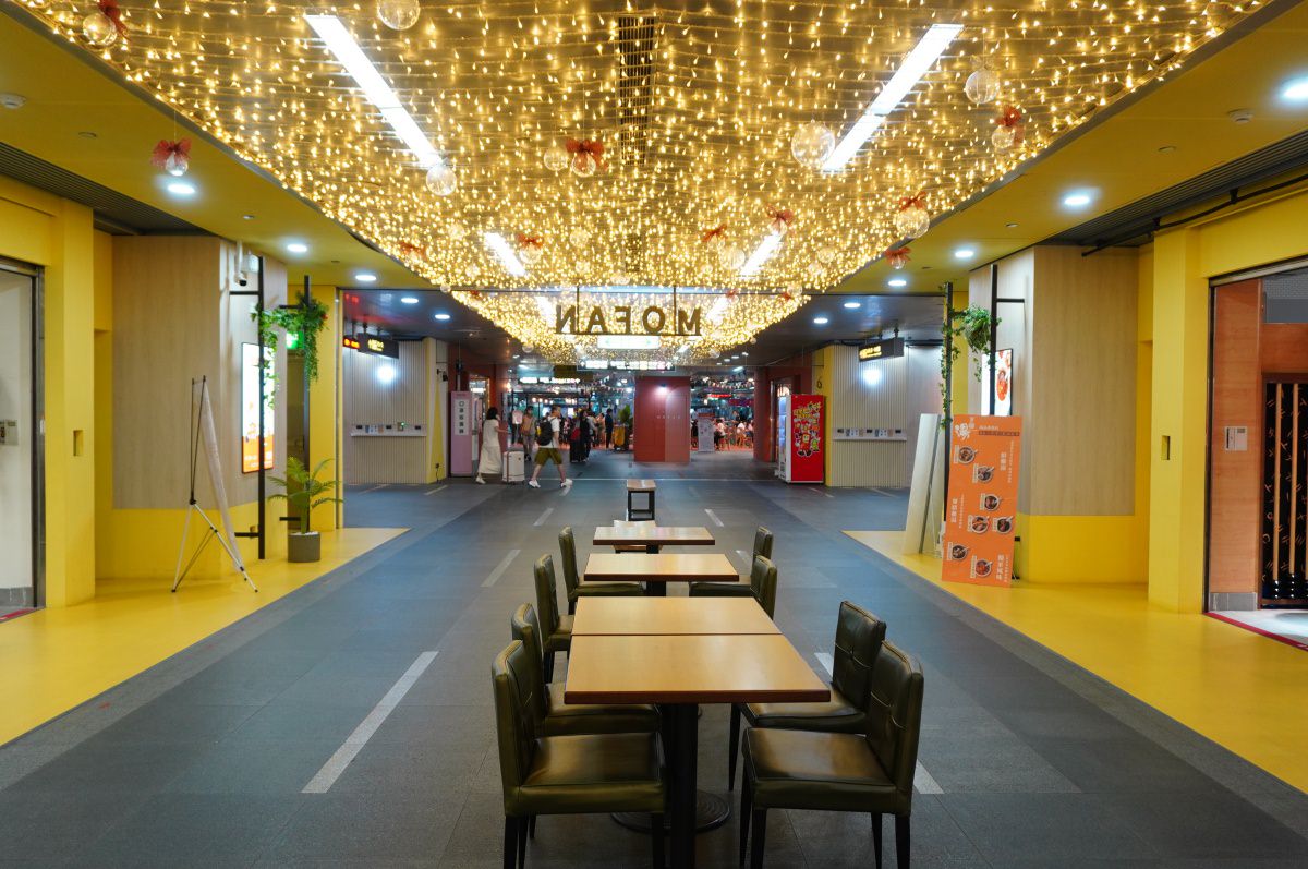粕粕咖哩 高雄美麗島店 – 日籍老闆主理的咖哩大阪燒專賣 | 搭捷運就吃的到 | 捷運美麗島墨凡商場餐廳推薦 - 第2張圖 粕粕咖哩 高雄美麗島店 – 日籍老闆主理的咖哩大阪燒專賣 | 搭捷運就吃的到 | 捷運美麗島墨凡商場餐廳推薦
