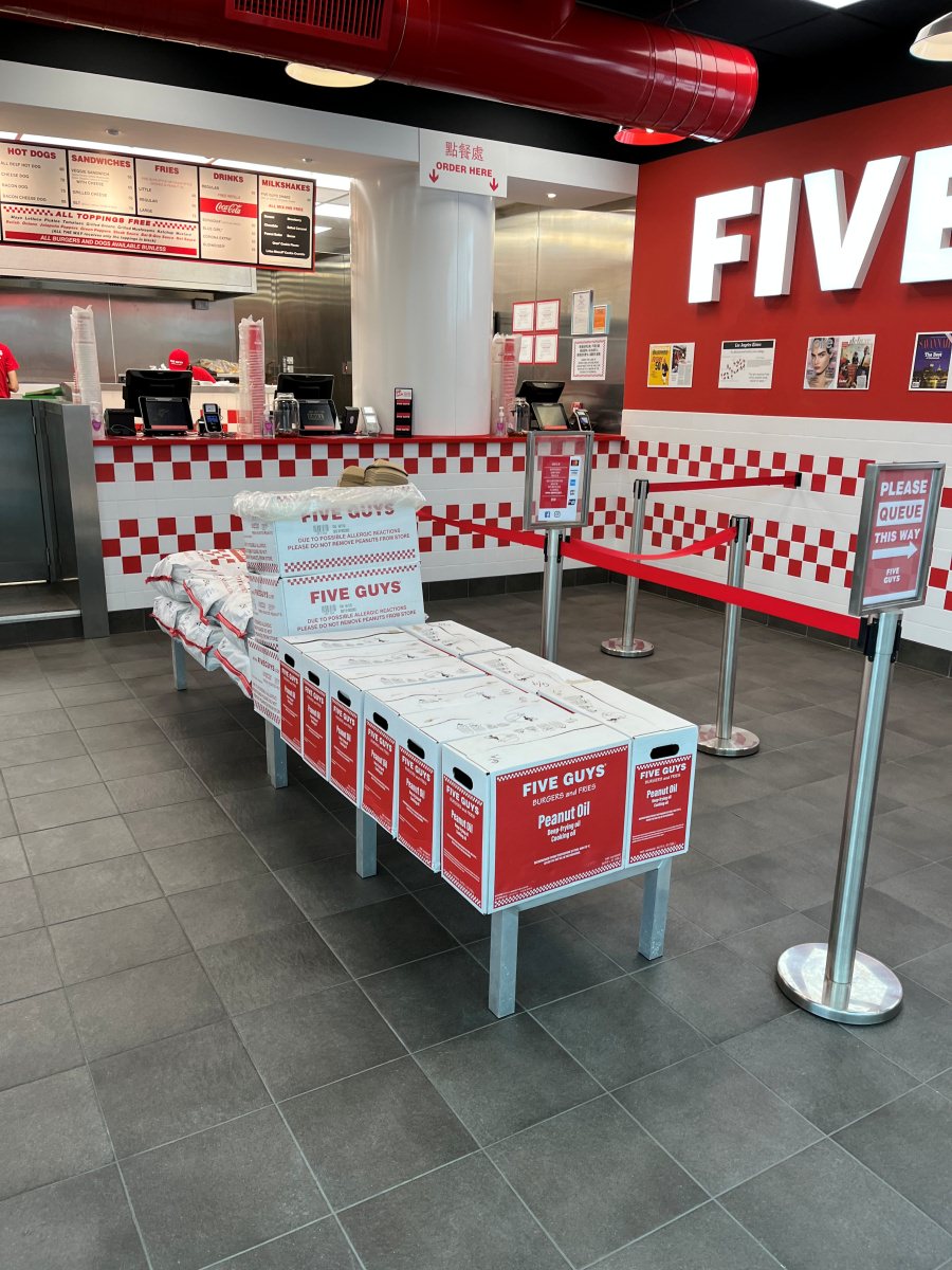 Five Guys 香港 -美國人氣漢堡店 | 現點現做 x 爆量薯條 | 香港美食推薦 | 香港漢堡美式餐廳推薦 - 第5張圖 Five Guys 香港 -美國人氣漢堡店 | 現點現做 x 爆量薯條 | 香港美食推薦 | 香港漢堡美式餐廳推薦
