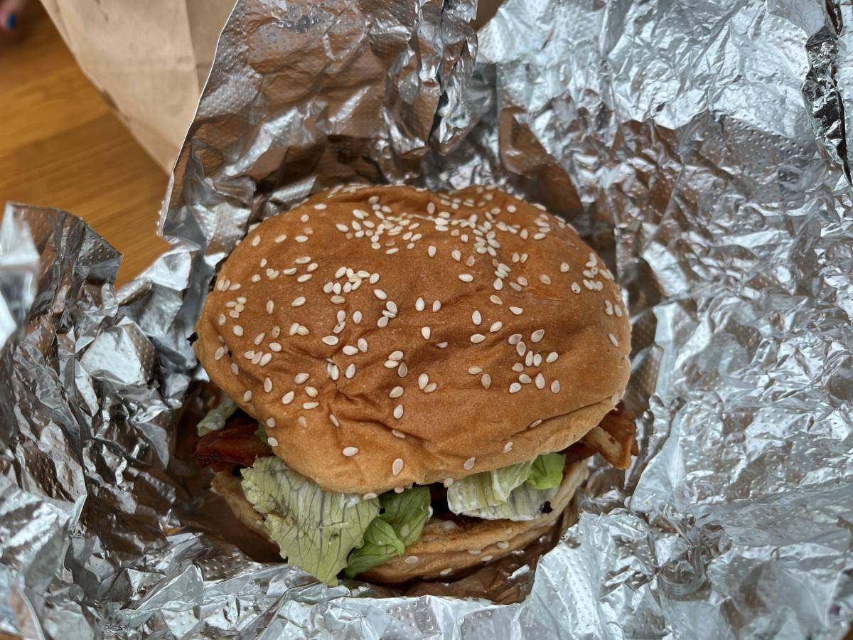 Five Guys 香港 -美國人氣漢堡店 | 現點現做 x 爆量薯條 | 香港美食推薦 | 香港漢堡美式餐廳推薦 - 第18張圖 Five Guys 香港 -美國人氣漢堡店 | 現點現做 x 爆量薯條 | 香港美食推薦 | 香港漢堡美式餐廳推薦