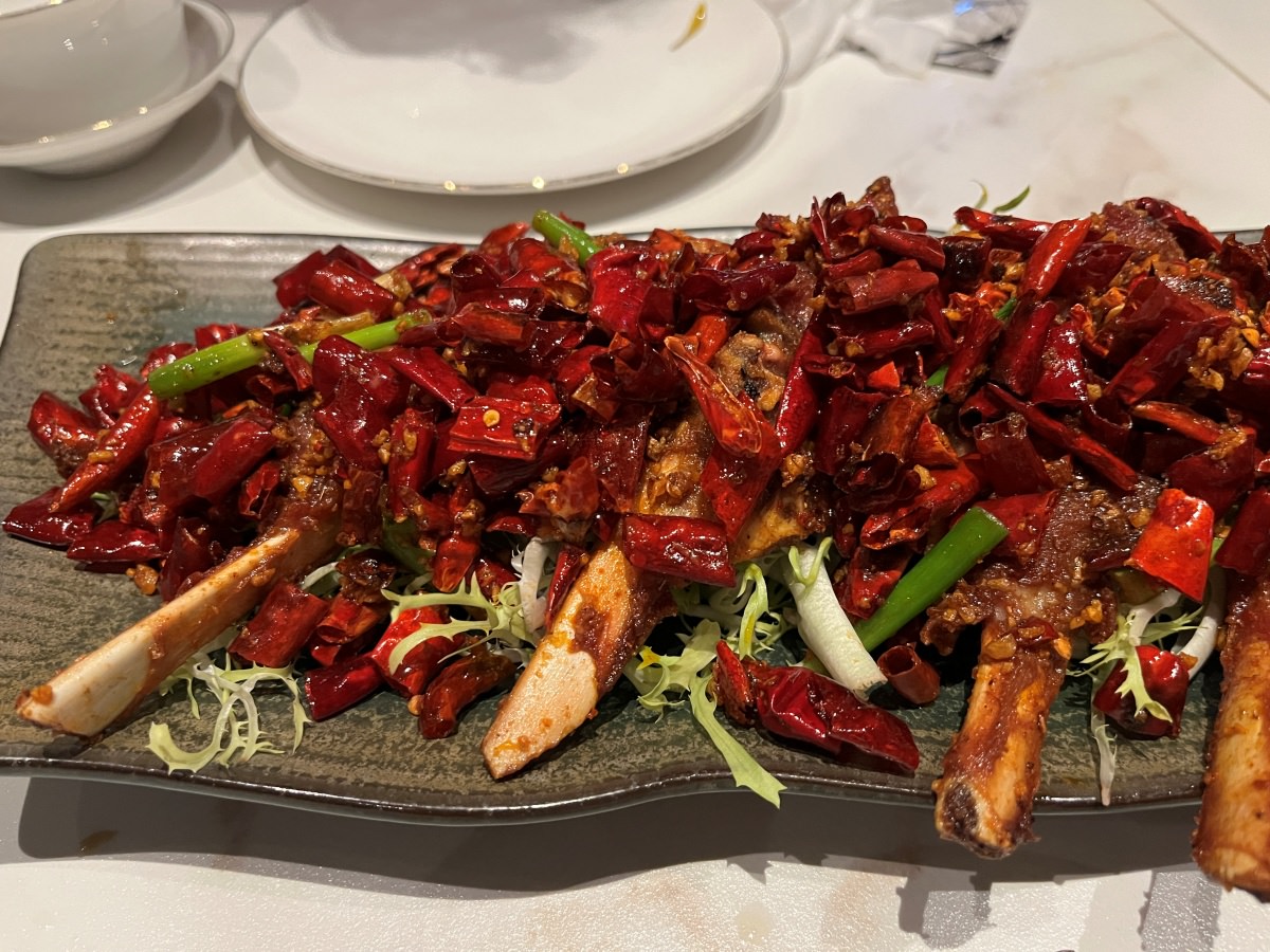[香港] 霸王川莊- 維多利亞港海景川菜餐酒館 | 川味片鴨 | 道地酸菜魚 | 年輕人也會喜歡的中餐廳 | 香港餐廳推薦