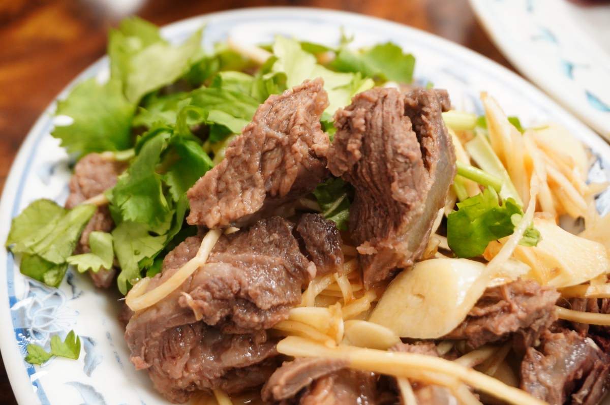 [高雄溫體牛] 大哥大涮牛肉 – 低調的20年溫體牛老店營業到早上6點 | 晚下班也吃得到 | 高雄溫體牛推薦 | 高雄溫體牛餐廳