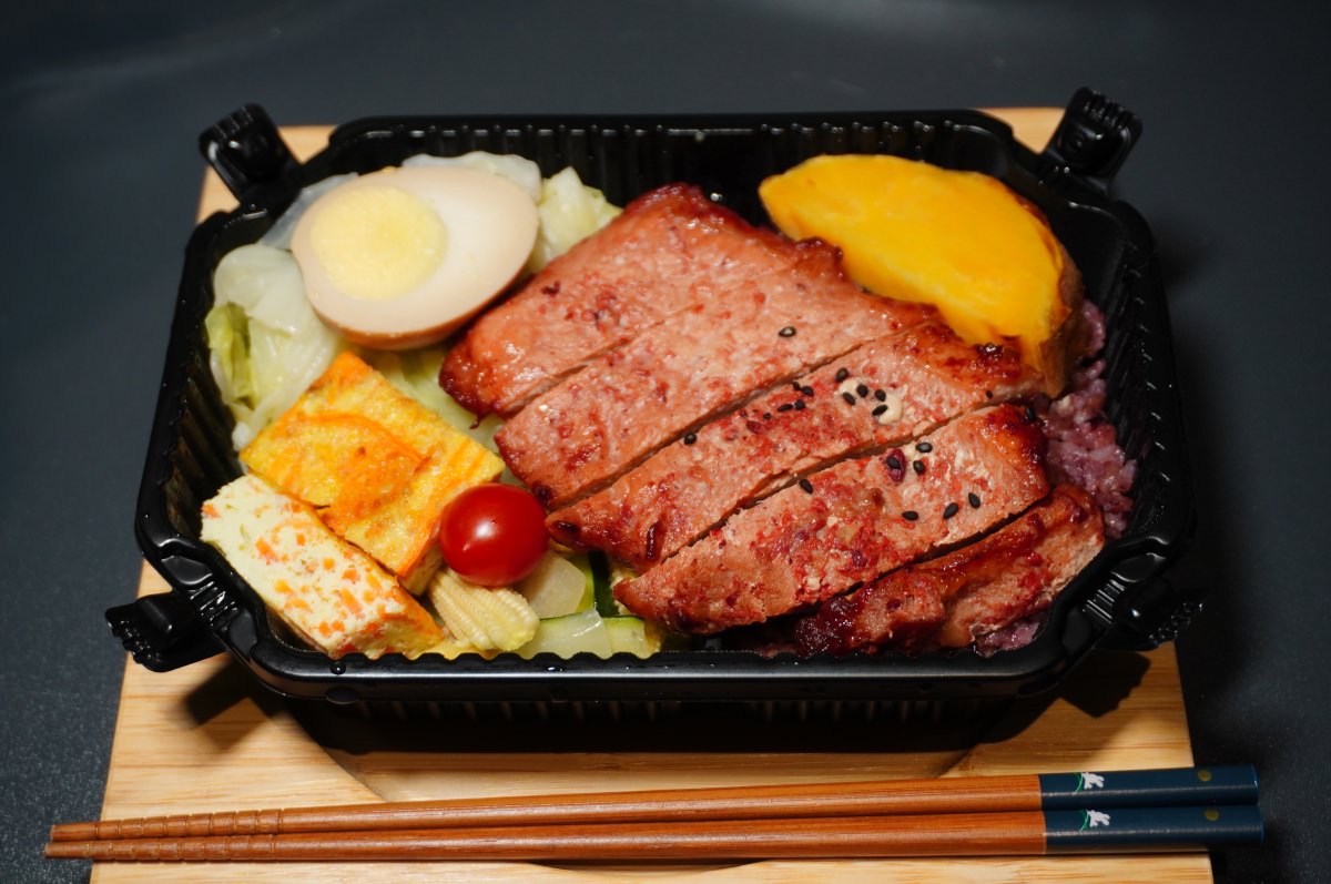 [台南] 易立低卡餐 -14種精緻健康餐盒 | 隱藏限定牛腱飯 | 用心配菜 | 台南健康餐盒推薦