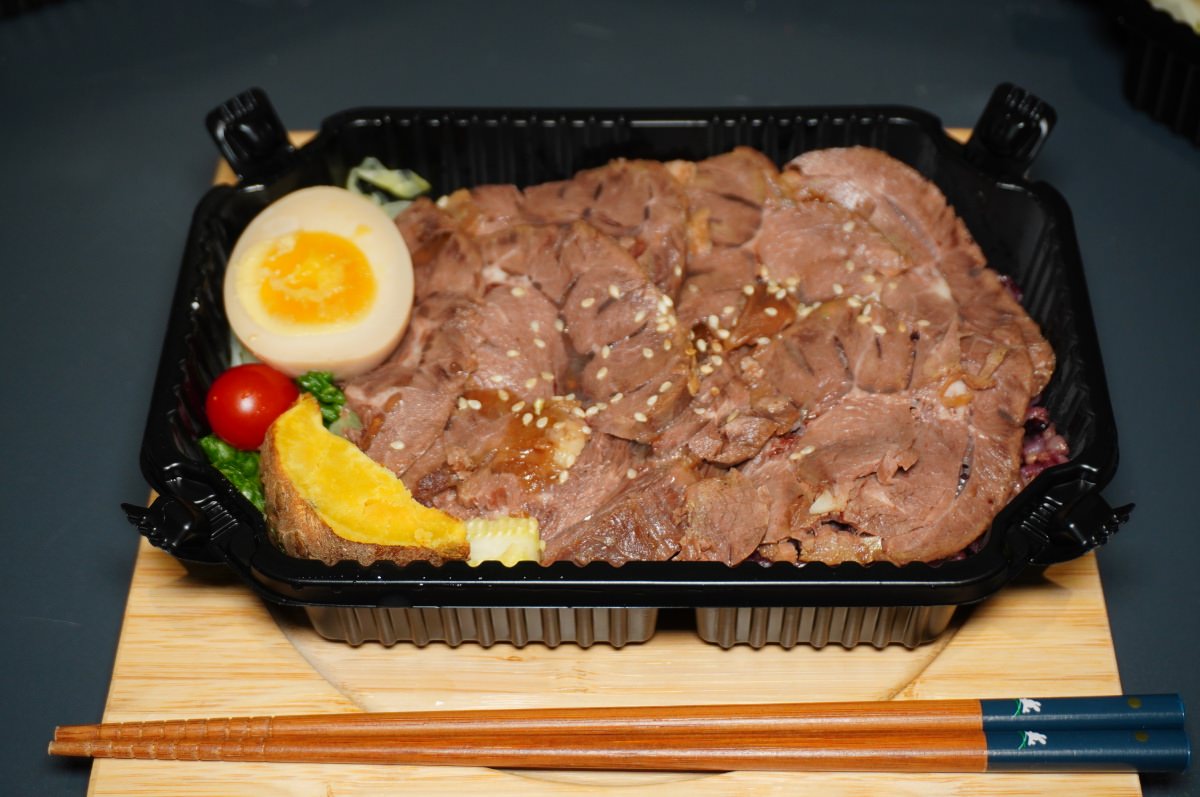 [台南] 易立低卡餐 -14種精緻健康餐盒 | 隱藏限定牛腱飯 | 用心配菜 | 台南健康餐盒推薦