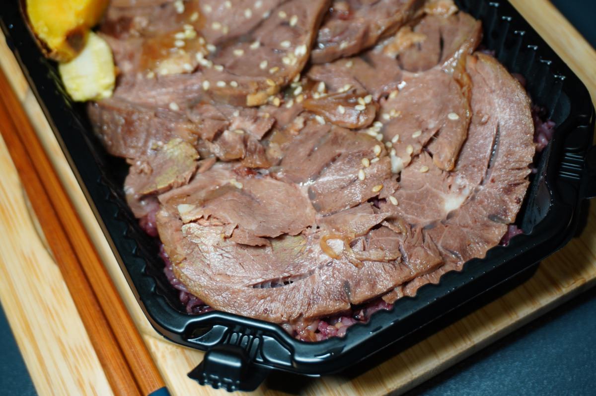 [台南] 易立低卡餐 -14種精緻健康餐盒 | 隱藏限定牛腱飯 | 用心配菜 | 台南健康餐盒推薦