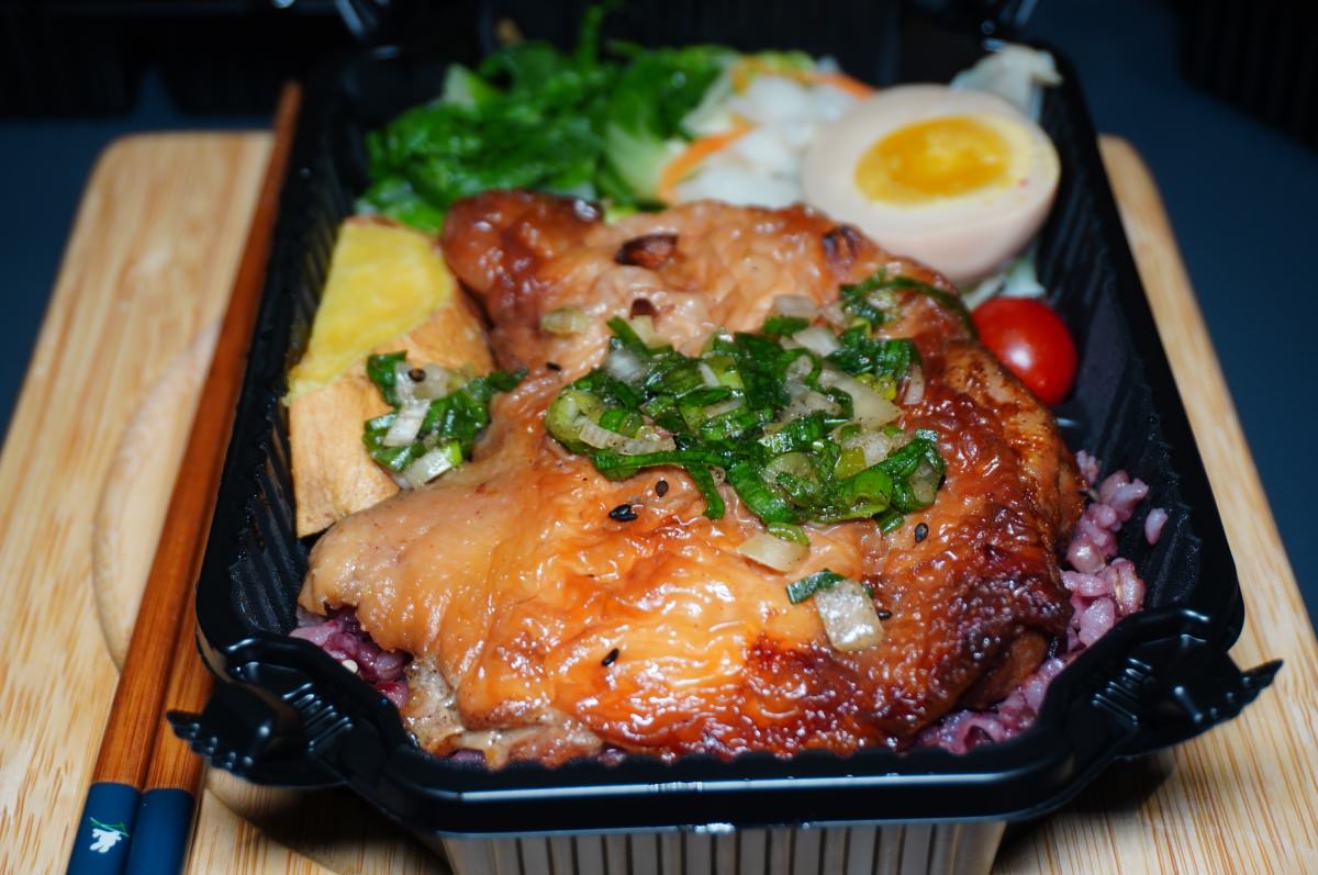 [台南] 易立低卡餐 -14種精緻健康餐盒 | 隱藏限定牛腱飯 | 用心配菜 | 台南健康餐盒推薦