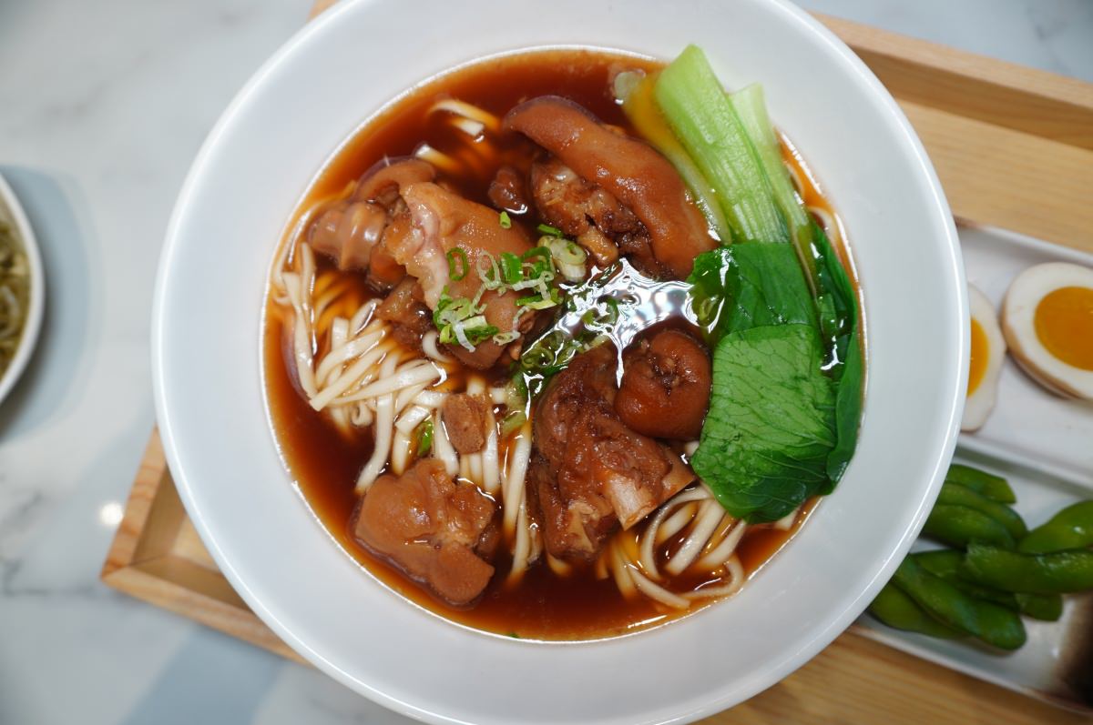 [高雄] 餓呆 義享天地大順路 台式文青小餐館  | 獨家秘方蔥㸆排骨飯 | 輕軌新上國小站美食 | 大順路美食推薦