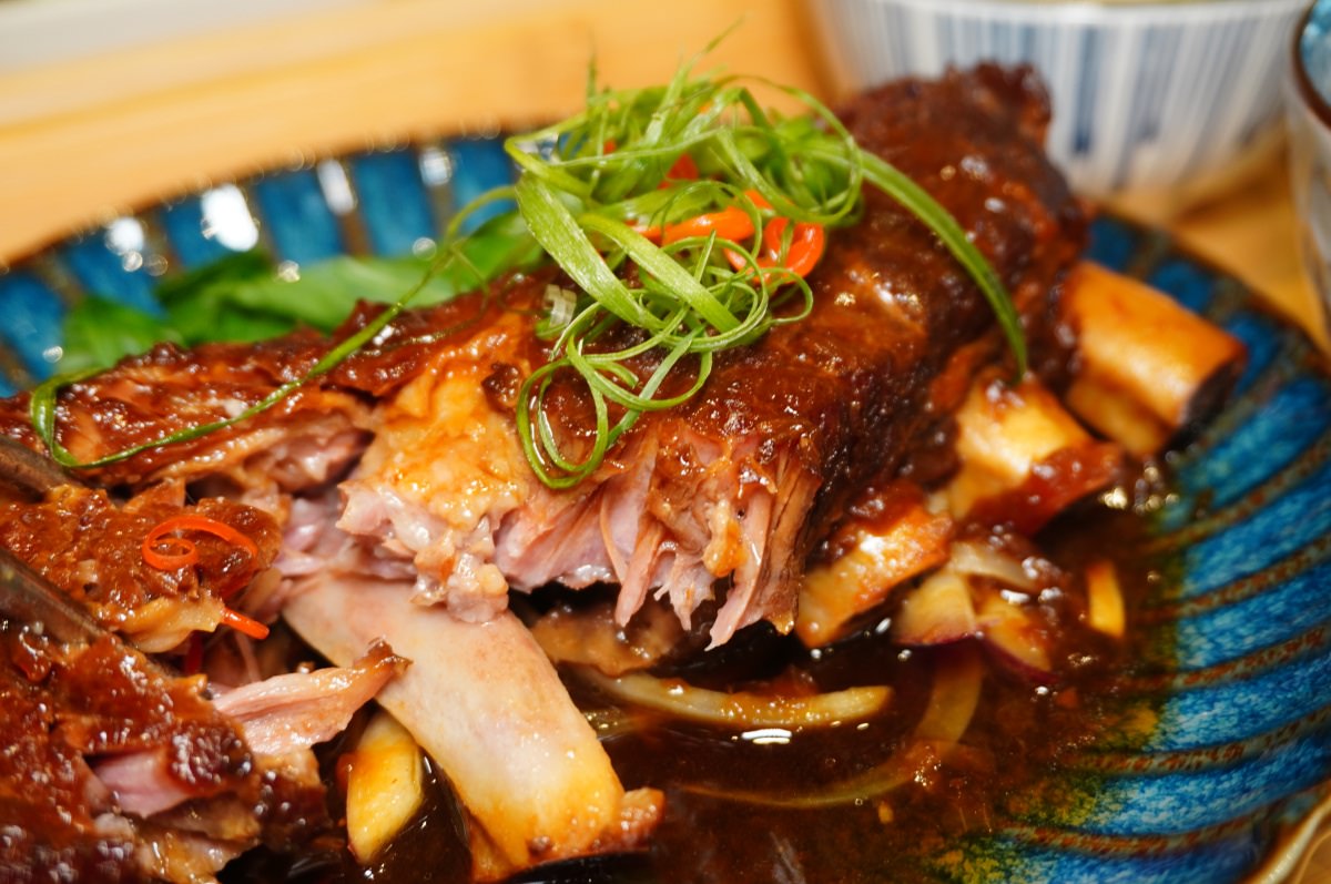 [高雄] 餓呆 義享天地大順路 台式文青小餐館  | 獨家秘方蔥㸆排骨飯 | 輕軌新上國小站美食 | 大順路美食推薦
