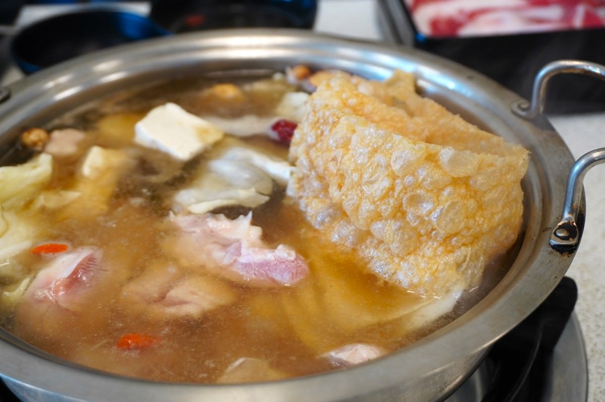 高雄 牧川鍋物 | 竟然還有348鍋物吃到飽 | 多湯頭選擇 | 免費兒童遊戲室 | 高雄平價吃到飽推薦 - 第27張圖 高雄 牧川鍋物 | 竟然還有348鍋物吃到飽 | 多湯頭選擇 | 免費兒童遊戲室 | 高雄平價吃到飽推薦