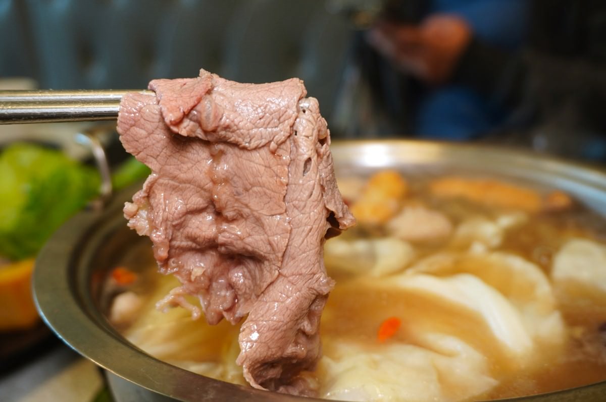 高雄 牧川鍋物 | 竟然還有348鍋物吃到飽 | 多湯頭選擇 | 免費兒童遊戲室 | 高雄平價吃到飽推薦 - 第20張圖 高雄 牧川鍋物 | 竟然還有348鍋物吃到飽 | 多湯頭選擇 | 免費兒童遊戲室 | 高雄平價吃到飽推薦