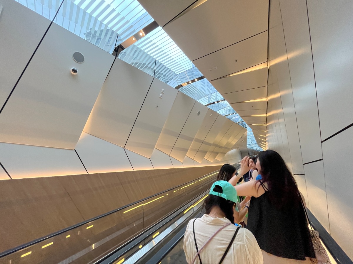 香港山頂纜車 – 全新第六代玻璃屋頂車廂 | 瑞士 Garaventa纜車 | 香港太平山纜車車票 | 香港太平山免費觀景臺 - 第4張圖 香港山頂纜車 – 全新第六代玻璃屋頂車廂 | 瑞士 Garaventa纜車 | 香港太平山纜車車票 | 香港太平山免費觀景臺