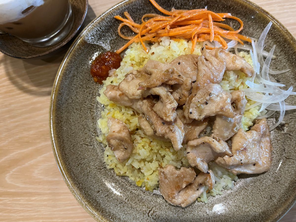 越南會安古鎮 Lanterns Cafe- Healthy Brunch- 隨便找都有驚喜好喝蛋咖啡 | 手工披薩 | 會安餐廳推薦 - 第11張圖 越南會安古鎮 Lanterns Cafe- Healthy Brunch- 隨便找都有驚喜好喝蛋咖啡 | 手工披薩 | 會安餐廳推薦