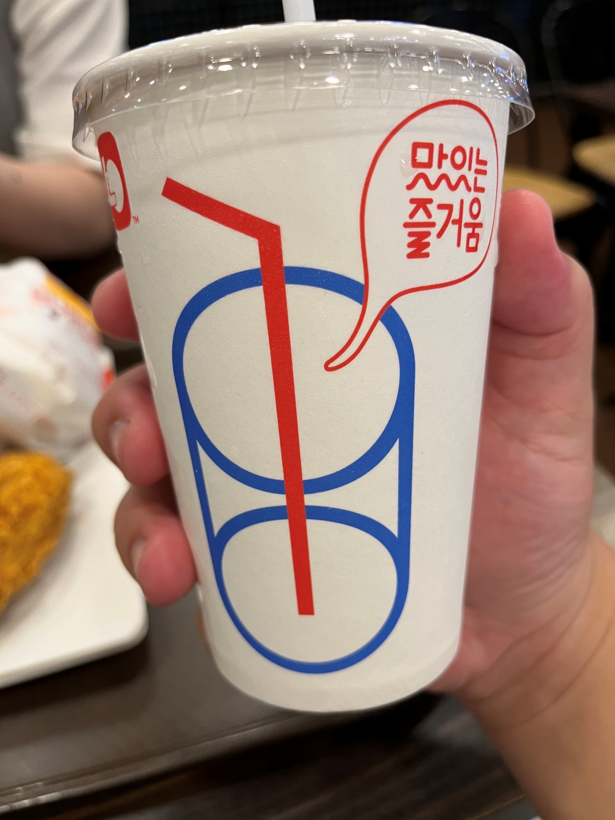 儂特利 Lotteria 越南峴港 – 這才是經典的鮮蝦漢堡啊 | 越南速食龍頭 | 台灣吃不到的原裝正版儂特利 | - 第13張圖 儂特利 Lotteria 越南峴港 – 這才是經典的鮮蝦漢堡啊 | 越南速食龍頭 | 台灣吃不到的原裝正版儂特利 |