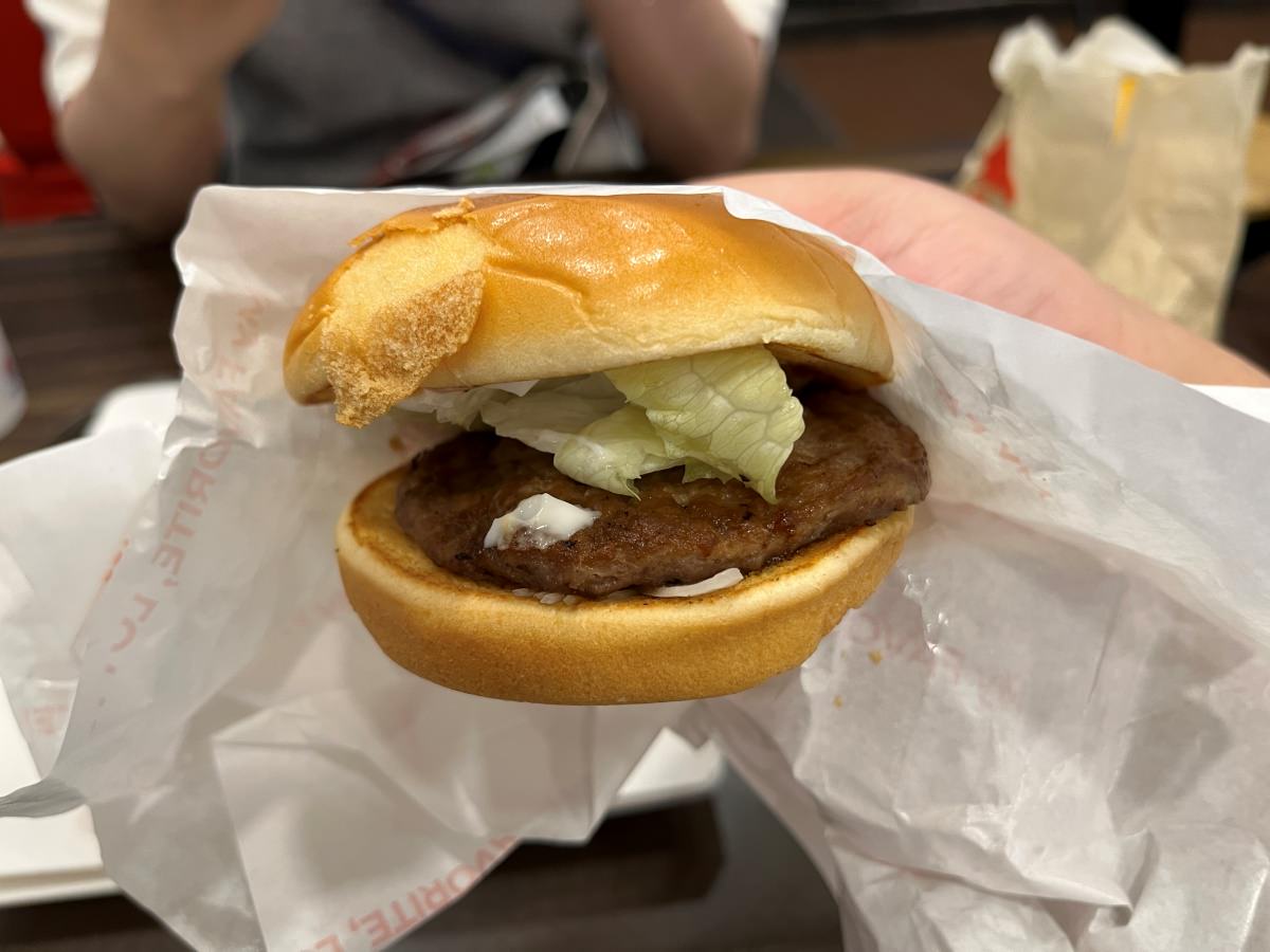 儂特利 Lotteria 越南峴港 – 這才是經典的鮮蝦漢堡啊 | 越南速食龍頭 | 台灣吃不到的原裝正版儂特利 | - 第16張圖 儂特利 Lotteria 越南峴港 – 這才是經典的鮮蝦漢堡啊 | 越南速食龍頭 | 台灣吃不到的原裝正版儂特利 |