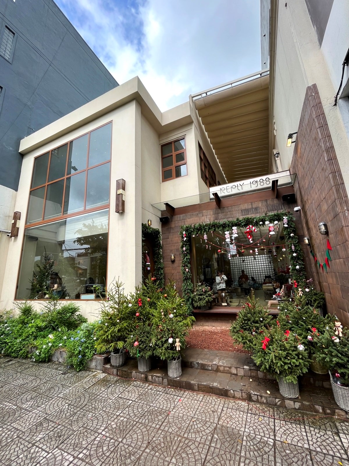 Reply 1988 Cafe | Da Nang 峴港韓系純白風格咖啡廳 | 峴港咖啡廳推薦 | 峴港早午餐推薦 - 第3張圖 Reply 1988 Cafe | Da Nang 峴港韓系純白風格咖啡廳 | 峴港咖啡廳推薦 | 峴港早午餐推薦