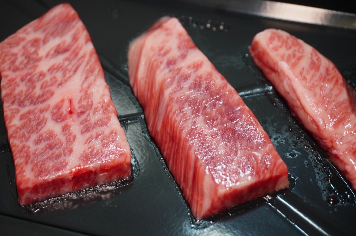 里昱精品肉舖 建國店 – 和牛 | 生魚片 | 精緻醬料 | 火鍋鍋底一次買足 | 精品紅白酒 - 第26張圖 里昱精品肉舖 建國店 – 和牛 | 生魚片 | 精緻醬料 | 火鍋鍋底一次買足 | 精品紅白酒