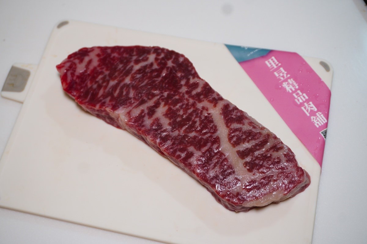 里昱精品肉舖 建國店 – 和牛 | 生魚片 | 精緻醬料 | 火鍋鍋底一次買足 | 精品紅白酒 - 第31張圖 里昱精品肉舖 建國店 – 和牛 | 生魚片 | 精緻醬料 | 火鍋鍋底一次買足 | 精品紅白酒