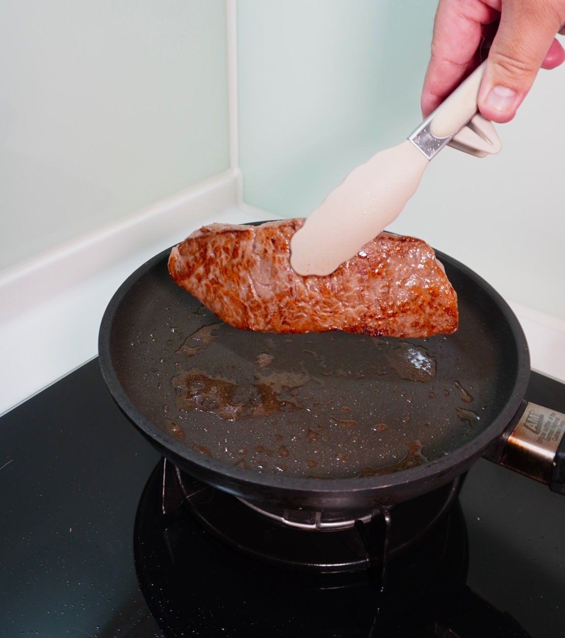 里昱精品肉舖 建國店 – 和牛 | 生魚片 | 精緻醬料 | 火鍋鍋底一次買足 | 精品紅白酒 - 第33張圖 里昱精品肉舖 建國店 – 和牛 | 生魚片 | 精緻醬料 | 火鍋鍋底一次買足 | 精品紅白酒