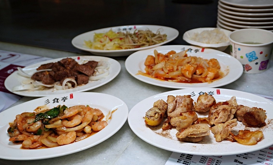 彡食亭鐵板燒-高雄鼎中店 | 平價實在免費續菜 | 高雄鼎中路商圈美食 - 第12張圖 彡食亭鐵板燒-高雄鼎中店 | 平價實在免費續菜 | 高雄鼎中路商圈美食