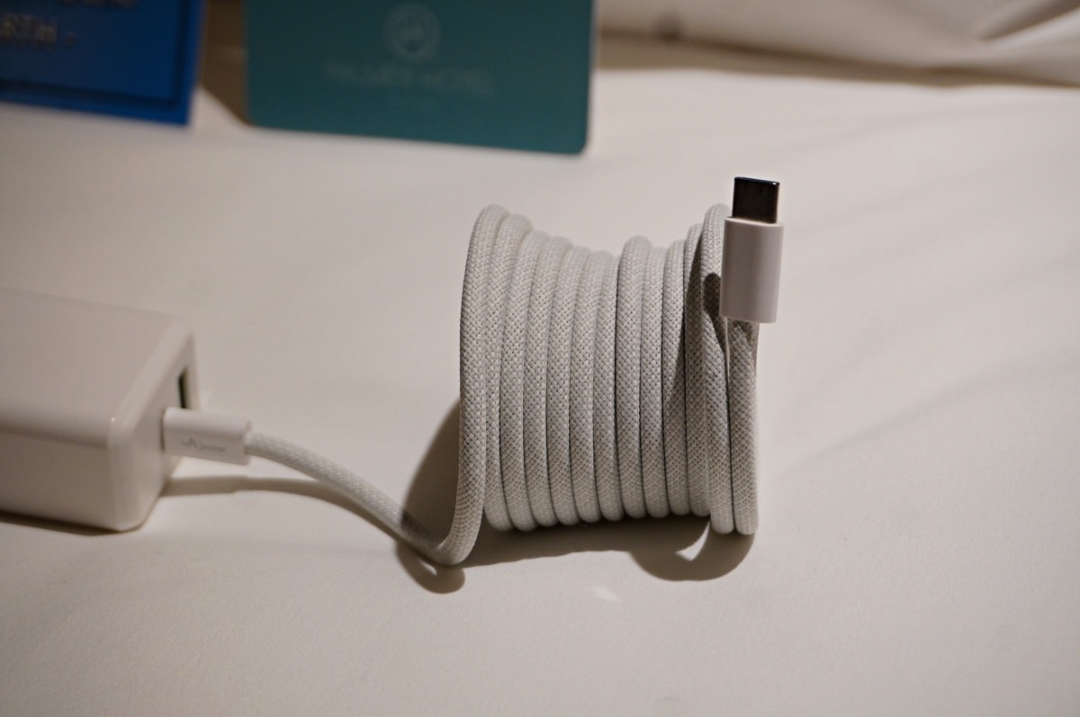 iphone 15 充電線 – Apone 魔吸線 240w 高品質編織線 USB-C to C | iphone 15 充電線推薦 | 連筆電都能快充 | 自動整線收納方便 - 第9張圖 iphone 15 充電線 – Apone 魔吸線 240w 高品質編織線 USB-C to C | iphone 15 充電線推薦 | 連筆電都能快充 | 自動整線收納方便