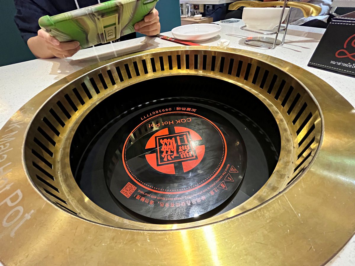 [曼谷] 磁器口重慶老火鍋 CQK HOTPOT – 現在曼谷最紅重慶麻辣鍋 | 正統口味服務好 |