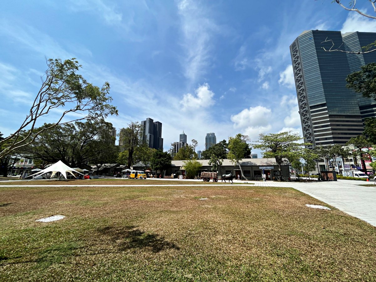 日月私饗 王昆仲公園店- 文創風平價早午餐 | 銅板羊肉燴飯 | 高雄週末文創市集 - 第3張圖 日月私饗 王昆仲公園店- 文創風平價早午餐 | 銅板羊肉燴飯 | 高雄週末文創市集