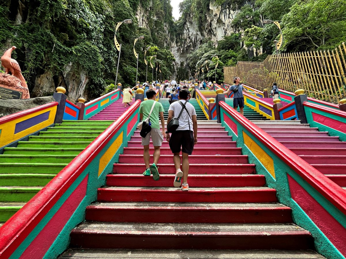 吉隆坡 黑風洞 Batu Caves -壯觀的天然洞穴市中心車程30分鐘就能到達 | 吉隆坡景點推薦 - 第6張圖 吉隆坡 黑風洞 Batu Caves -壯觀的天然洞穴市中心車程30分鐘就能到達 | 吉隆坡景點推薦