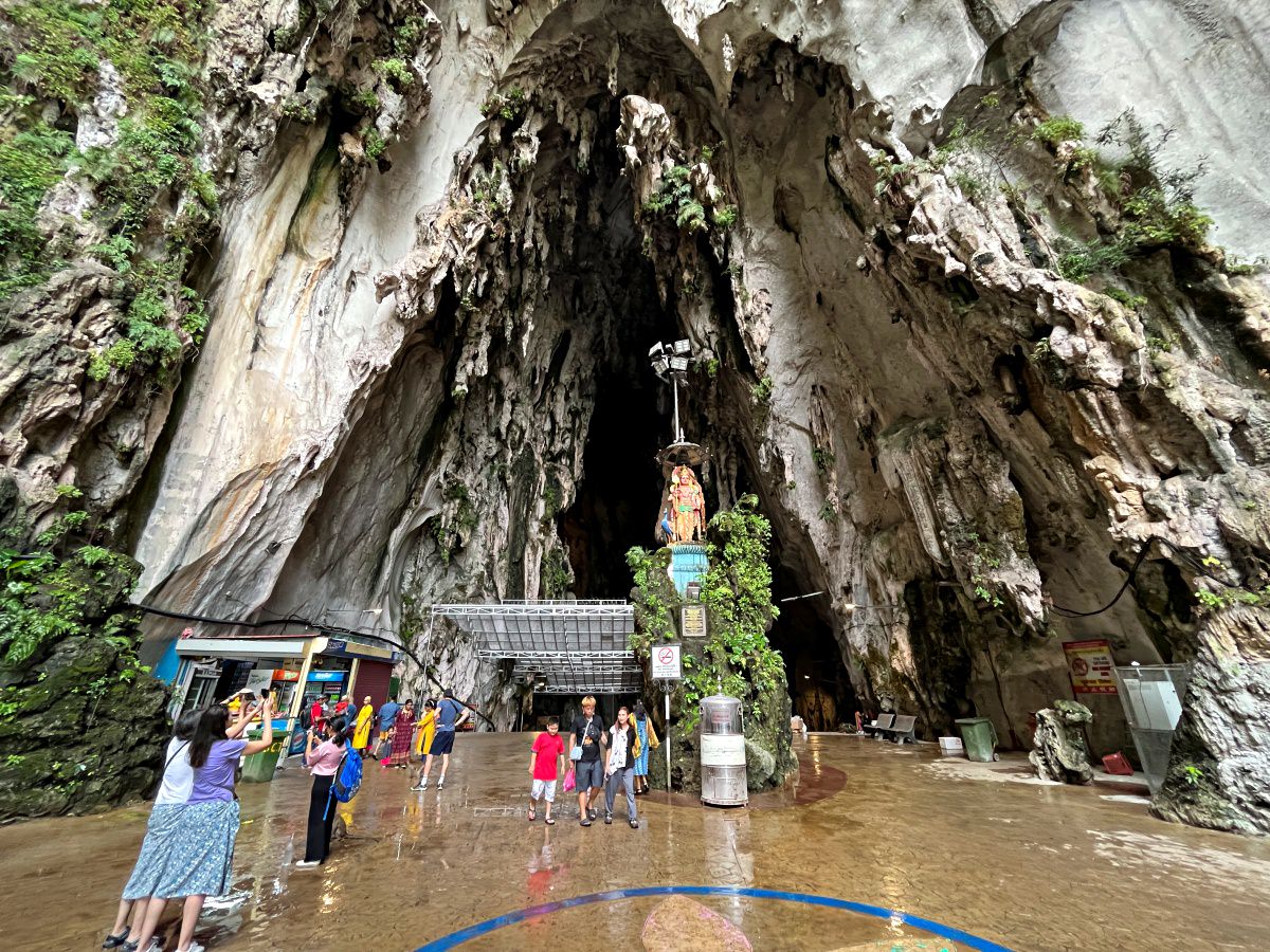 吉隆坡 黑風洞 Batu Caves -壯觀的天然洞穴市中心車程30分鐘就能到達 | 吉隆坡景點推薦 - 第8張圖 吉隆坡 黑風洞 Batu Caves -壯觀的天然洞穴市中心車程30分鐘就能到達 | 吉隆坡景點推薦