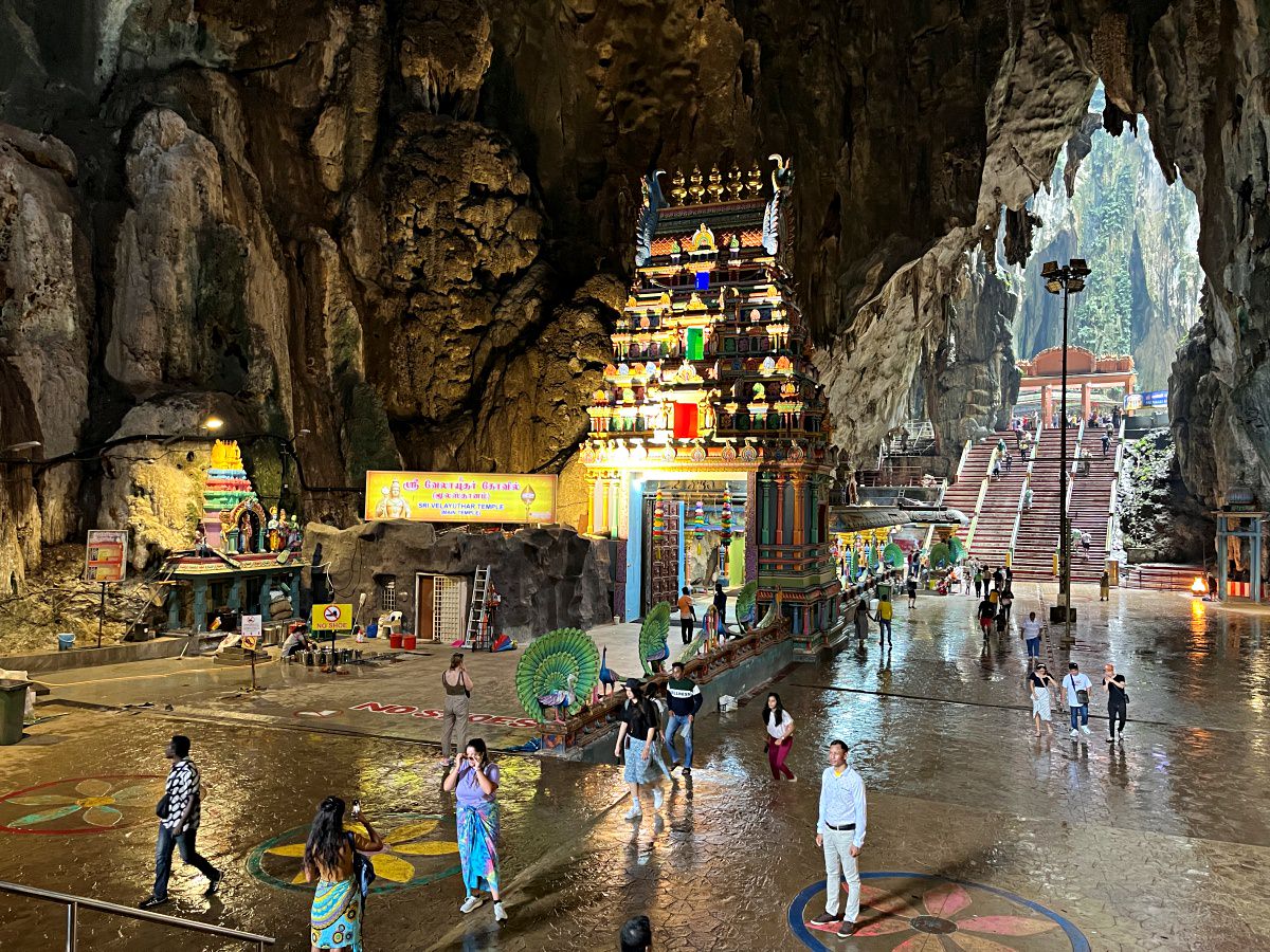 吉隆坡 黑風洞 Batu Caves -壯觀的天然洞穴市中心車程30分鐘就能到達 | 吉隆坡景點推薦 - 第9張圖 吉隆坡 黑風洞 Batu Caves -壯觀的天然洞穴市中心車程30分鐘就能到達 | 吉隆坡景點推薦