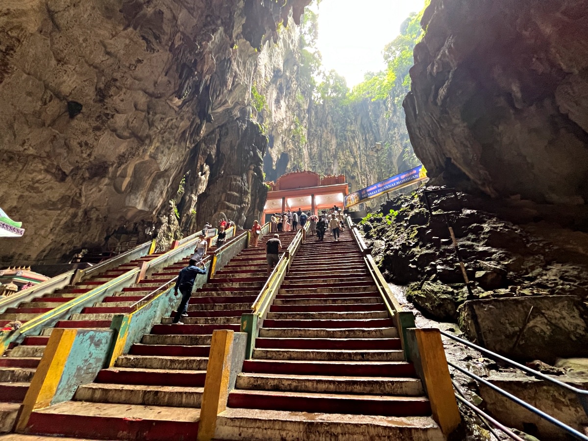 吉隆坡 黑風洞 Batu Caves -壯觀的天然洞穴市中心車程30分鐘就能到達 | 吉隆坡景點推薦 - 第10張圖 吉隆坡 黑風洞 Batu Caves -壯觀的天然洞穴市中心車程30分鐘就能到達 | 吉隆坡景點推薦
