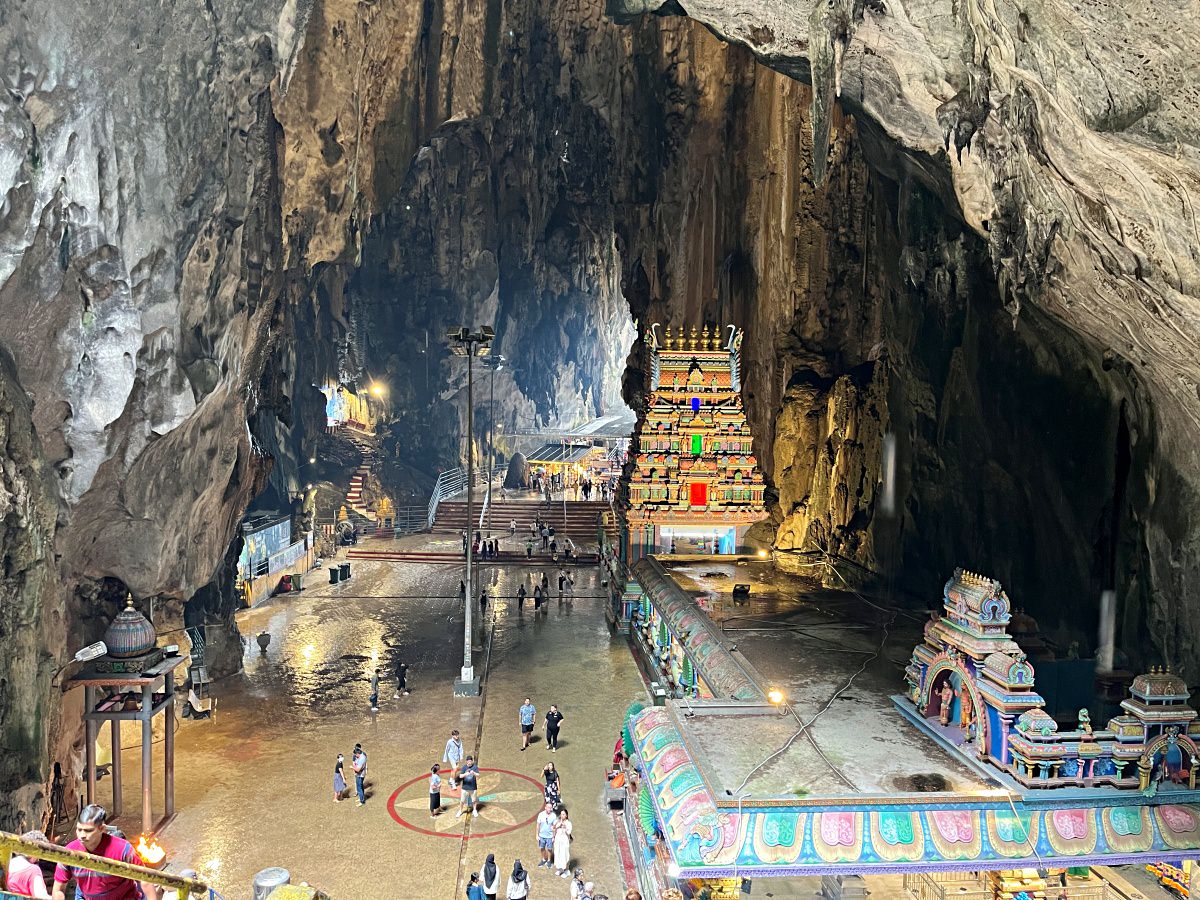 吉隆坡 黑風洞 Batu Caves -壯觀的天然洞穴市中心車程30分鐘就能到達 | 吉隆坡景點推薦 - 第12張圖 吉隆坡 黑風洞 Batu Caves -壯觀的天然洞穴市中心車程30分鐘就能到達 | 吉隆坡景點推薦