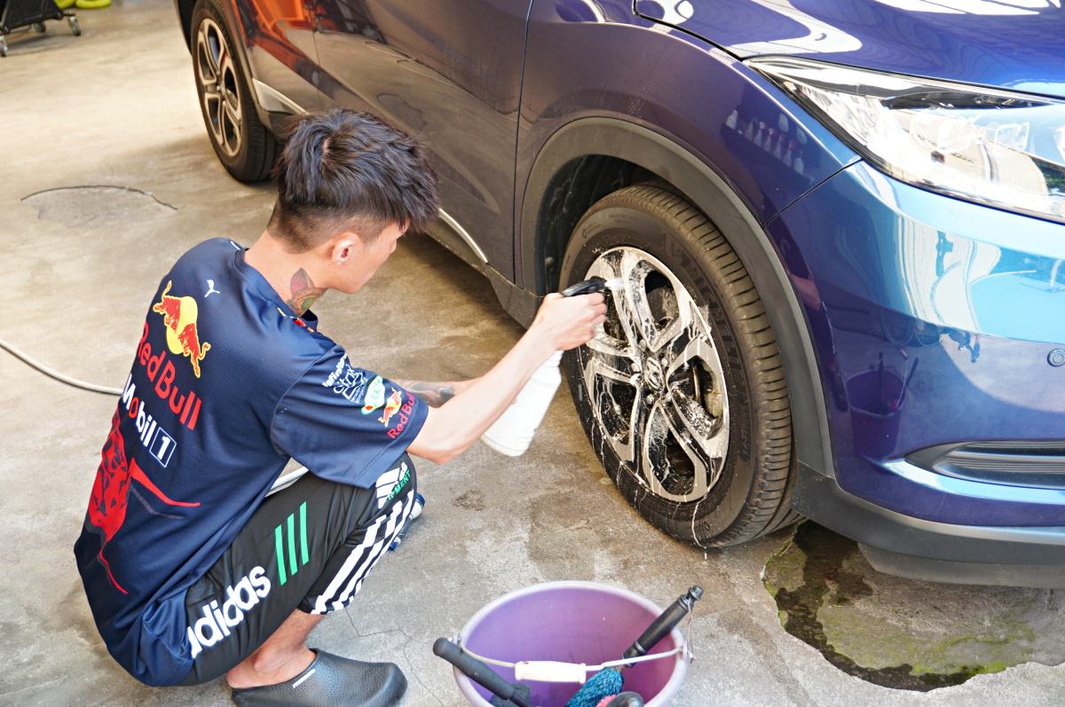 高雄洗車推薦 阿宏洗車鍍膜-千元輕鍍膜超仔細洗車 | 撥水性鍍膜 - 第8張圖 高雄洗車推薦 阿宏洗車鍍膜-千元輕鍍膜超仔細洗車 | 撥水性鍍膜