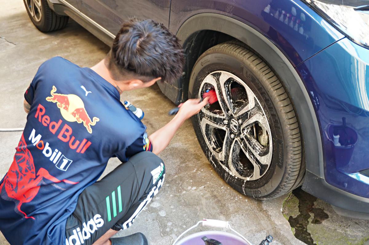 高雄洗車推薦 阿宏洗車鍍膜-千元輕鍍膜超仔細洗車 | 撥水性鍍膜 - 第9張圖 高雄洗車推薦 阿宏洗車鍍膜-千元輕鍍膜超仔細洗車 | 撥水性鍍膜